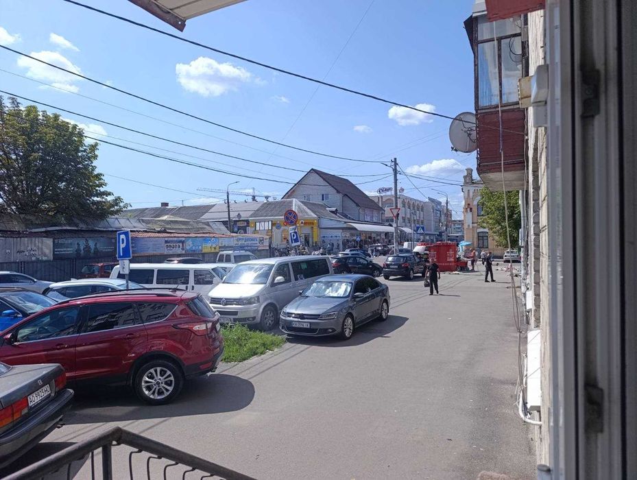 Магазин з  високим трафіком та доходом біля Житнього ринку!