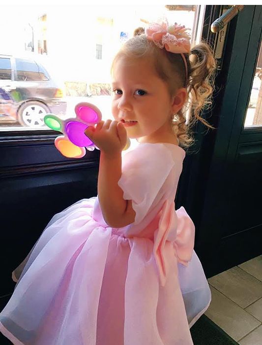 дитячі плаття на Сніжинку ,нарядні сукні