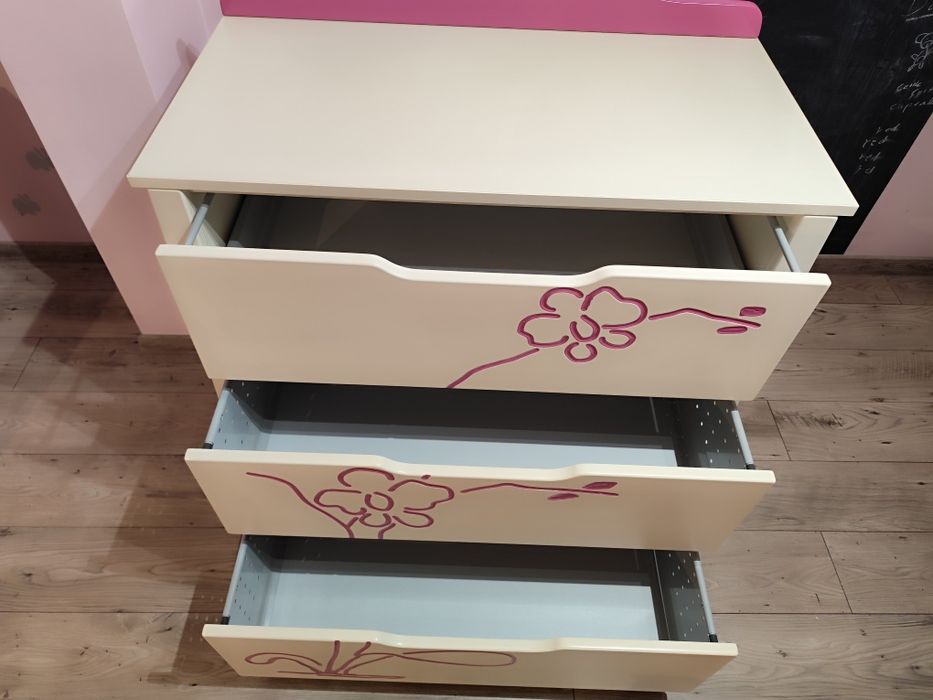 Zestaw mebli dla księżniczki