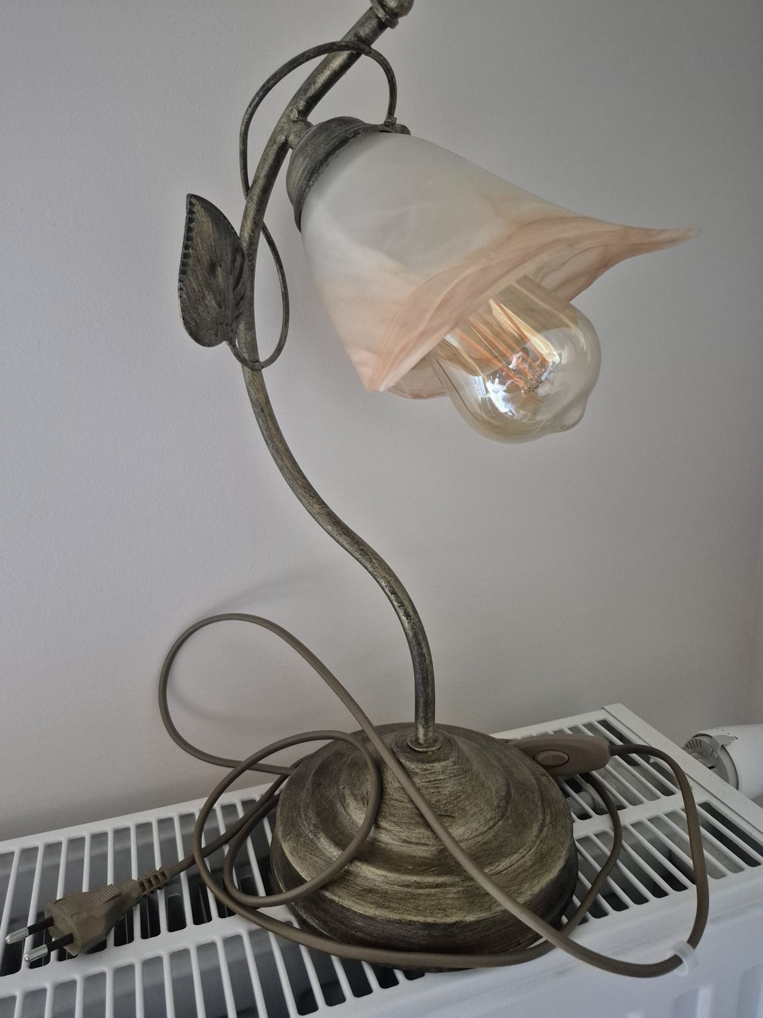 Lampa stołowa - lilia