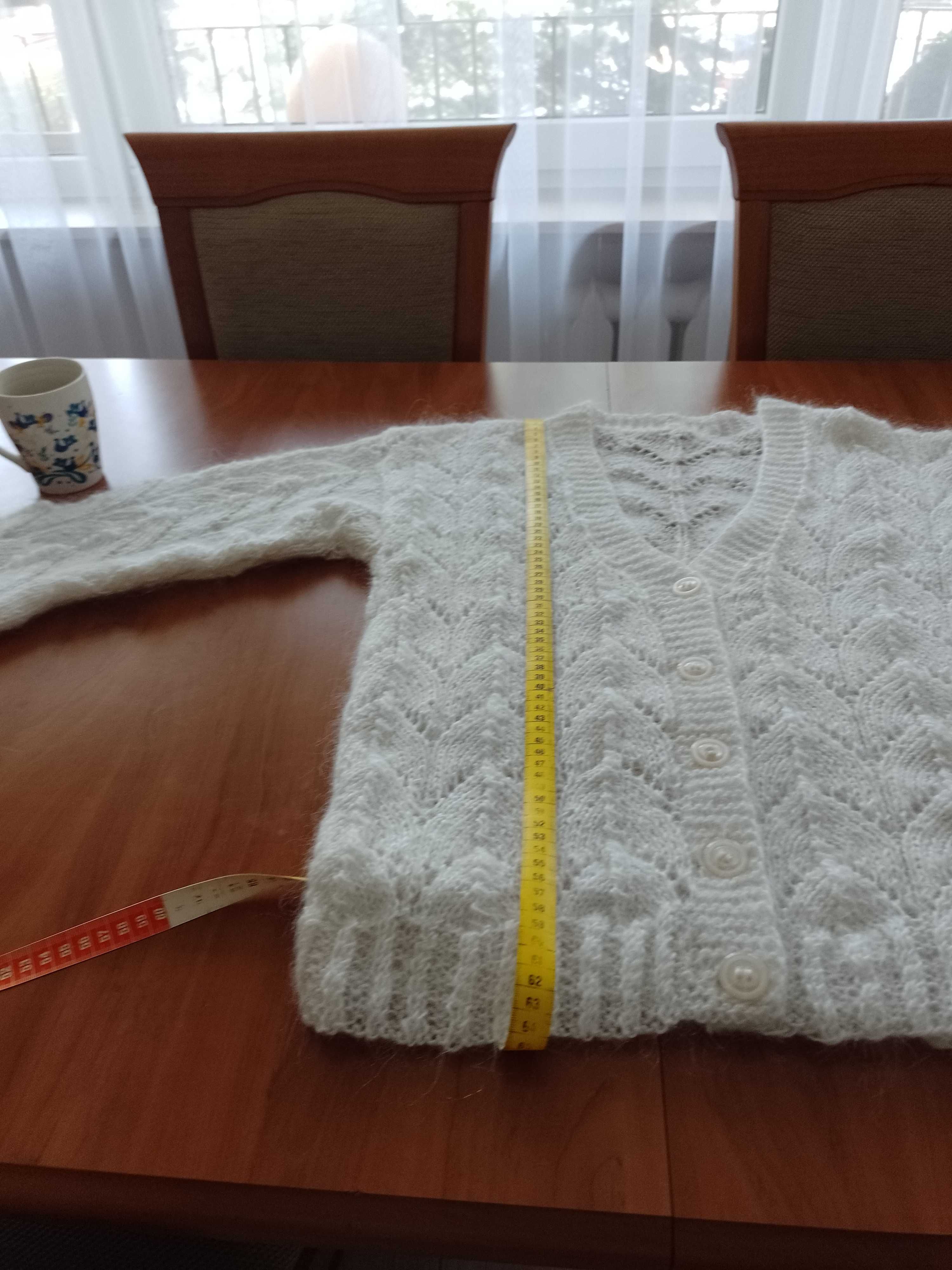 Damski sweter moherowy ręcznie dziany.