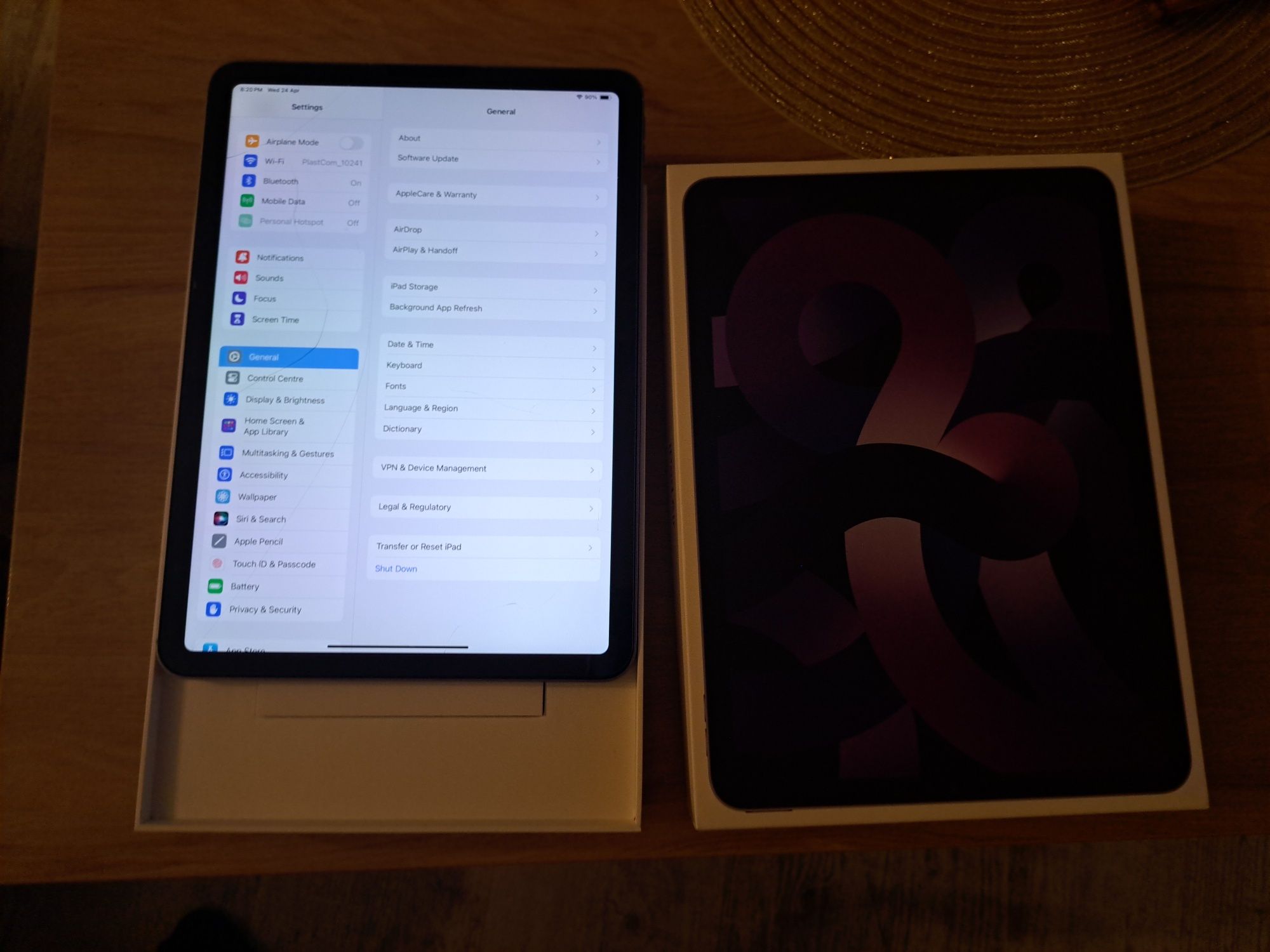 Apple iPad Air 10,9', 64 GB, WiFi+cellular (5G). Fioletowy.