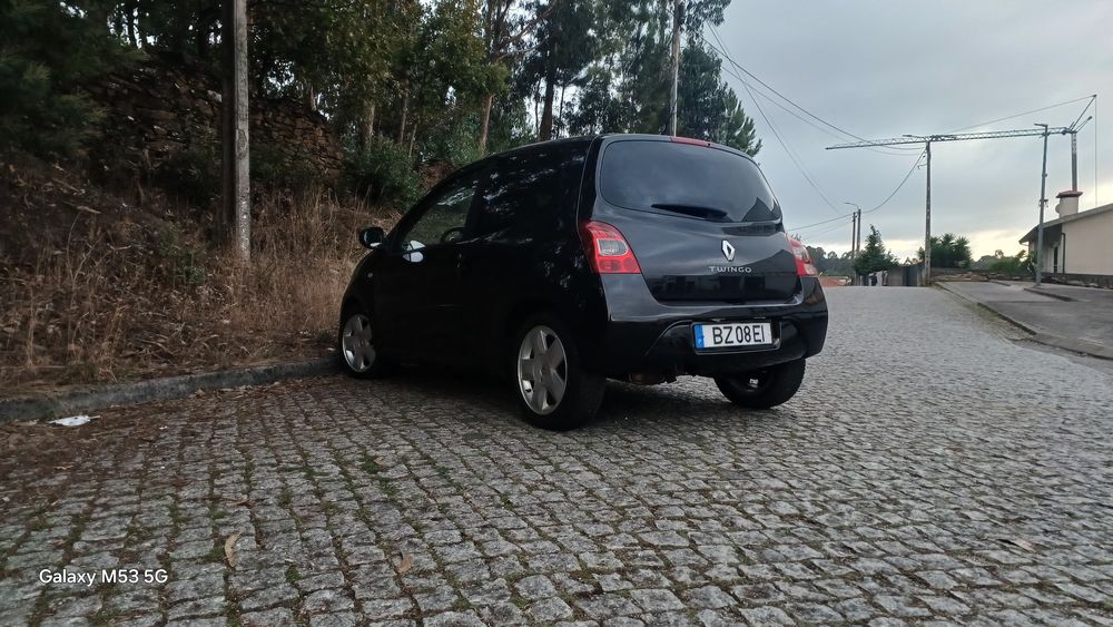Renalt twingo com teto panorâmica