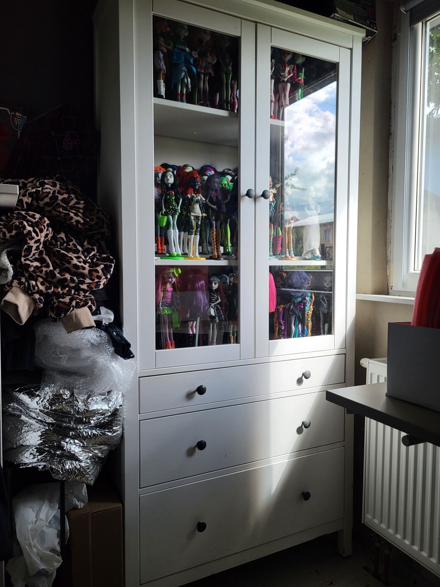 Hemnes ikea witryna szafka z szufladami półka biblioteczka Idealna
