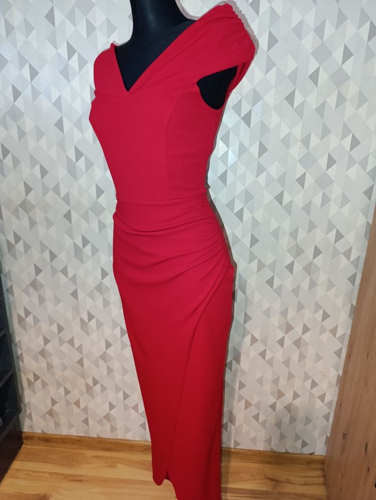 Piękna długa czerwona sukienka rozmiar 36