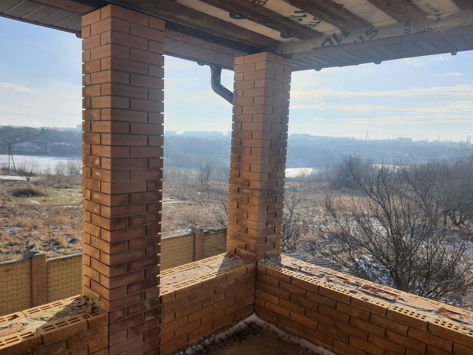 2 поверховий цегляний будинок Рибці