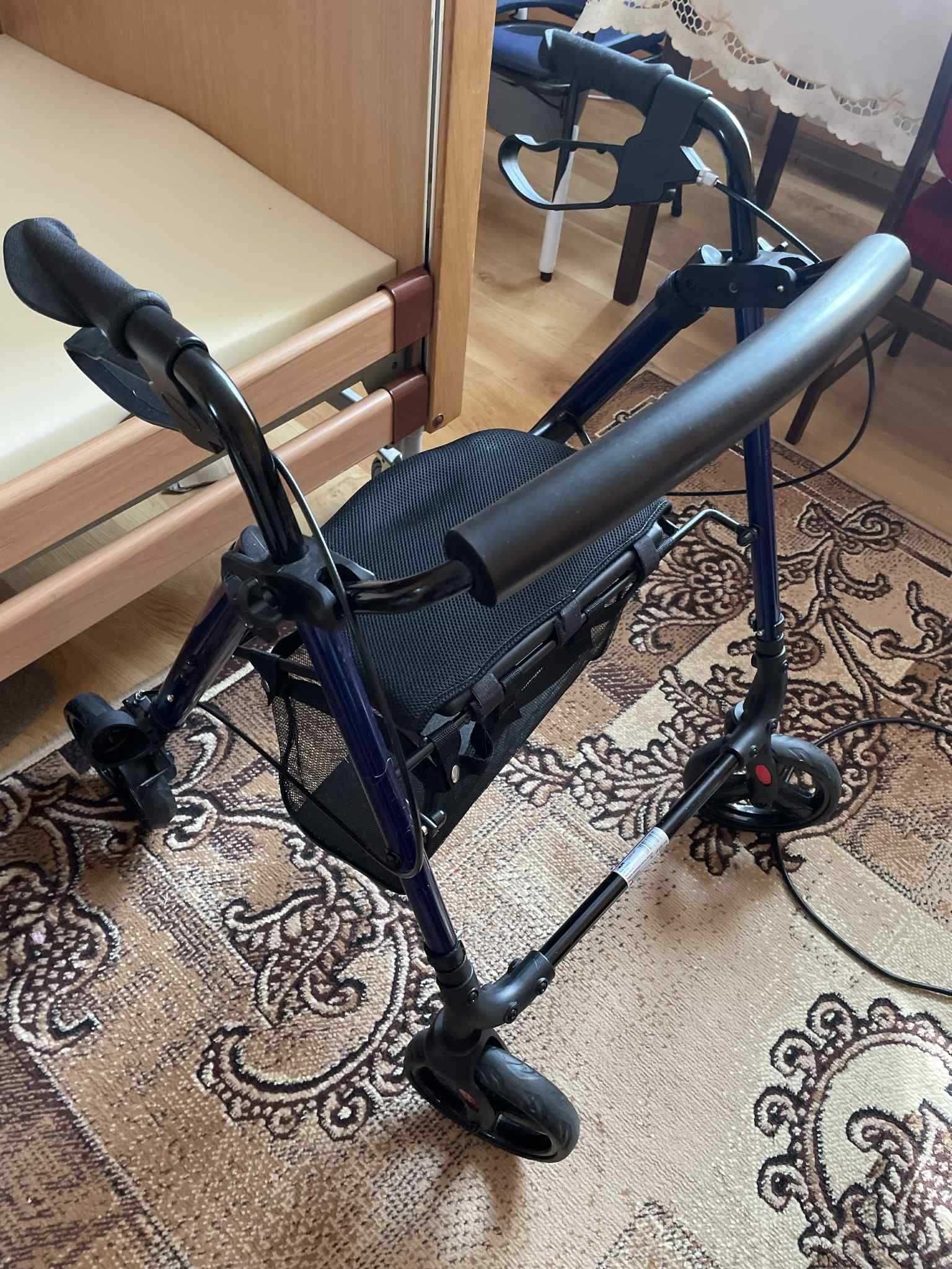 chodzik dla starszej osobo jak nowy