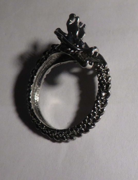 pierścionek smok kolor srebrny regulowany