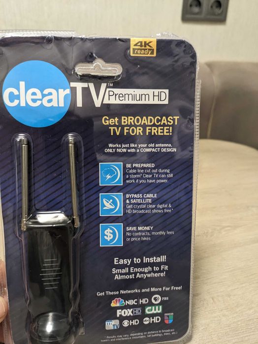 Антена комнатная для ТВ