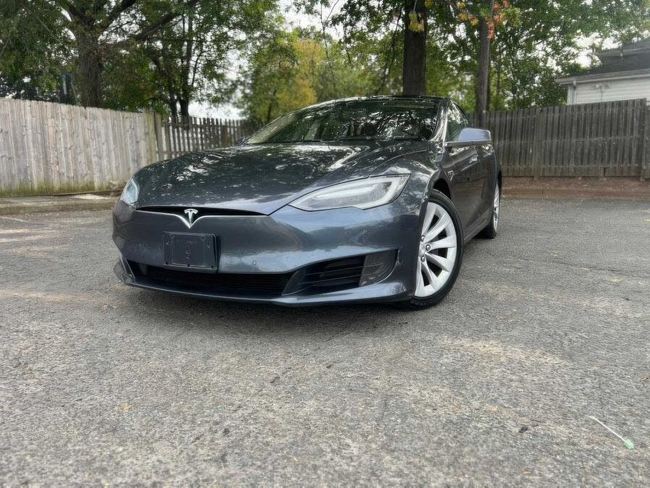 Tesla Model S 90D      2016
