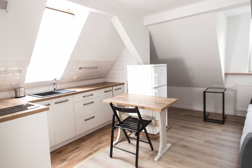 Kawalerka w Oławie 2300 zł - bez dodatkowych opłat.