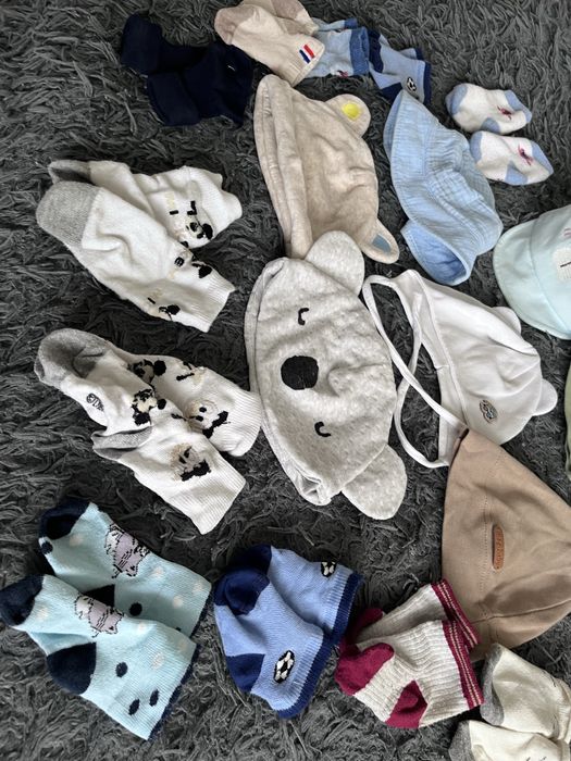 Шапочки та носочки для хлопчика