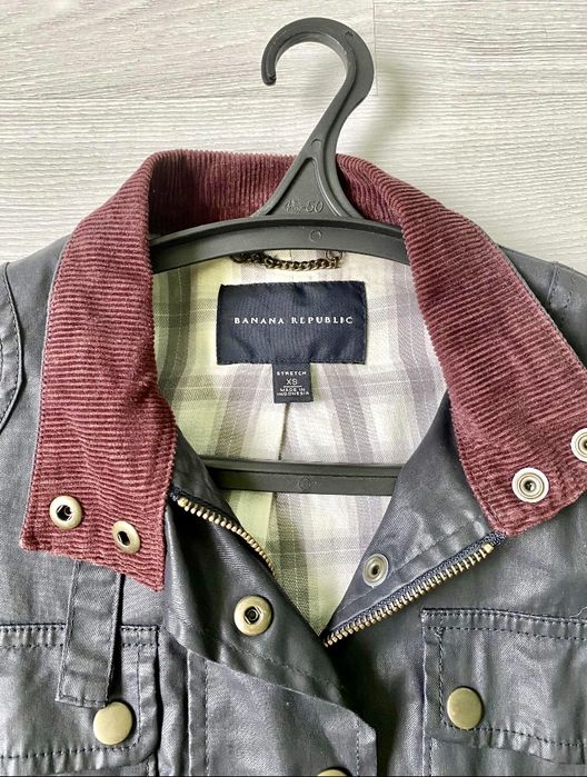 Легка куртка banana republic