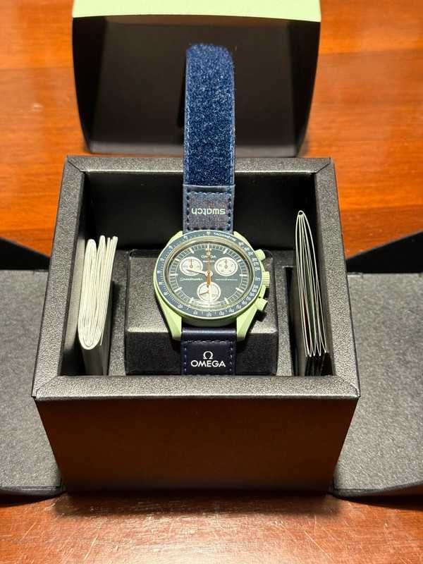 Omega x Swatch SO33G100 Ziemia - Trwały i ekologiczny model