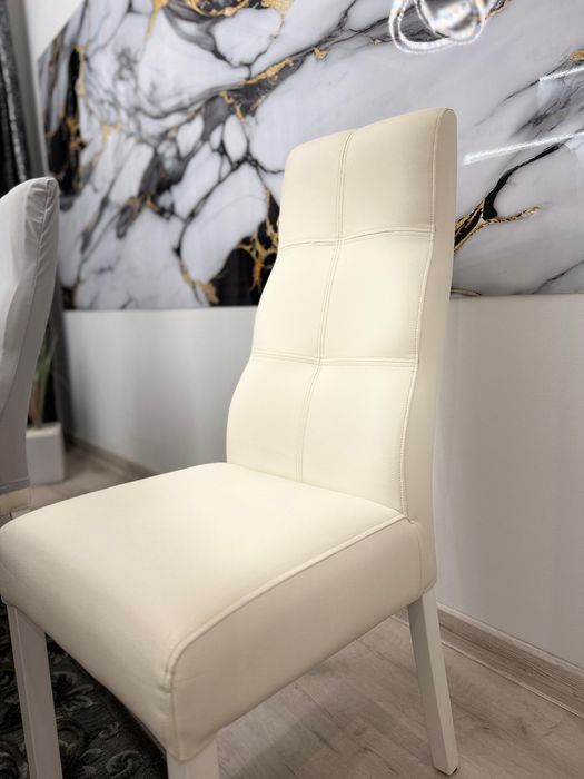 8 krzeseł do jadalni + pokrowce gratis