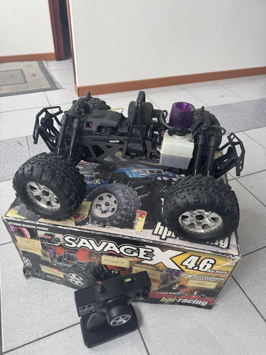 Jipe telecomandado a gasolina