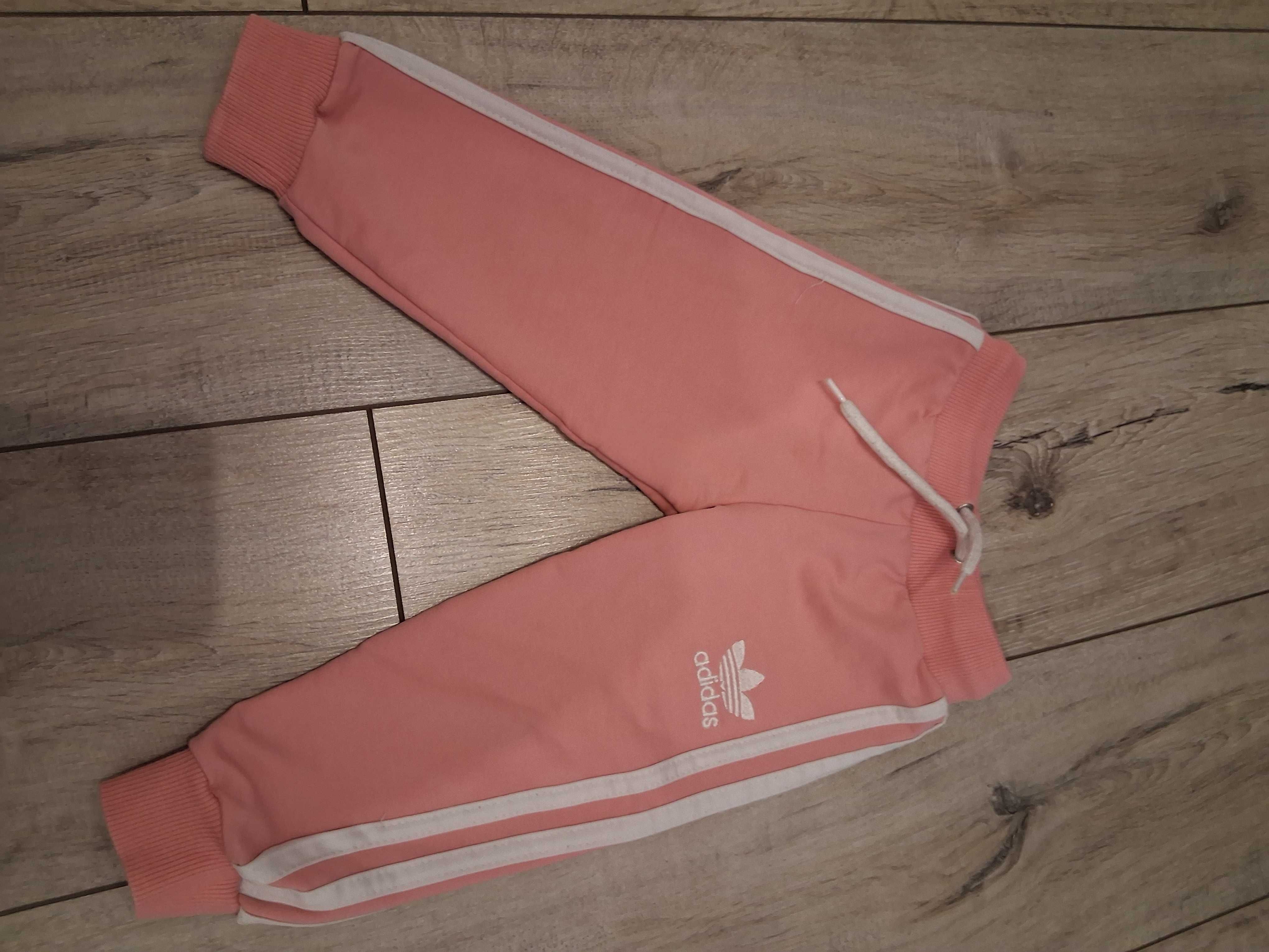 Dres adidas śliczny róż 86/92
