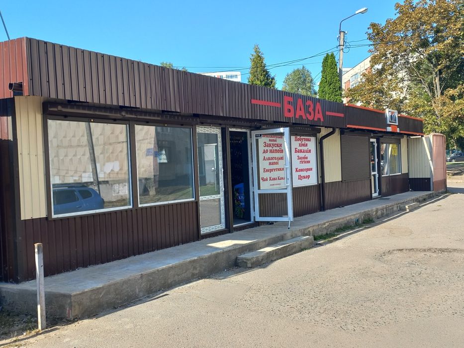 Новий торгівельний павільйон на Нових Будинках