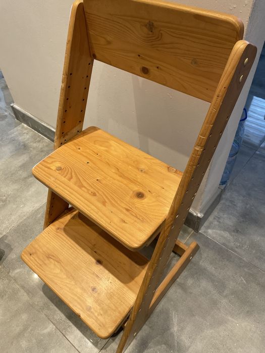 Krzesło rosnące z lotego drewna podnóżek kitchen helper korekcyjne