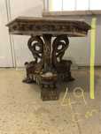 Mesa de apoio com tampo de mármore