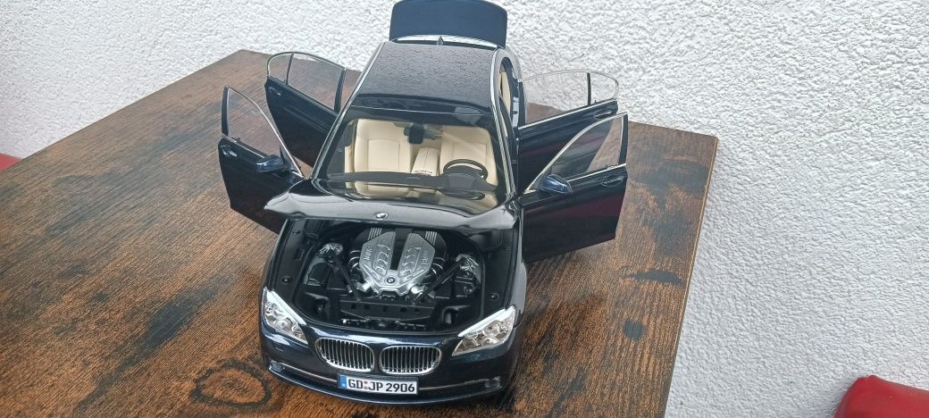 BMW F02 750Li Kyosho