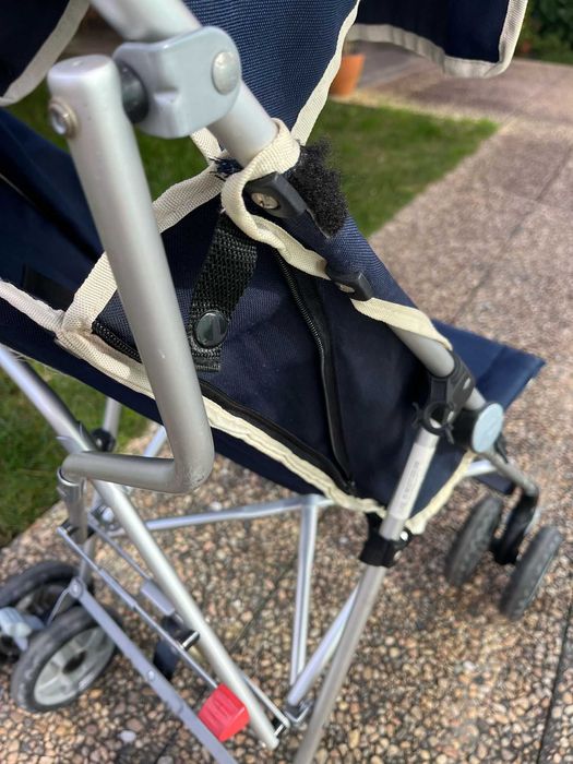 Carrinho passeio criança tipo bengala da Chicco