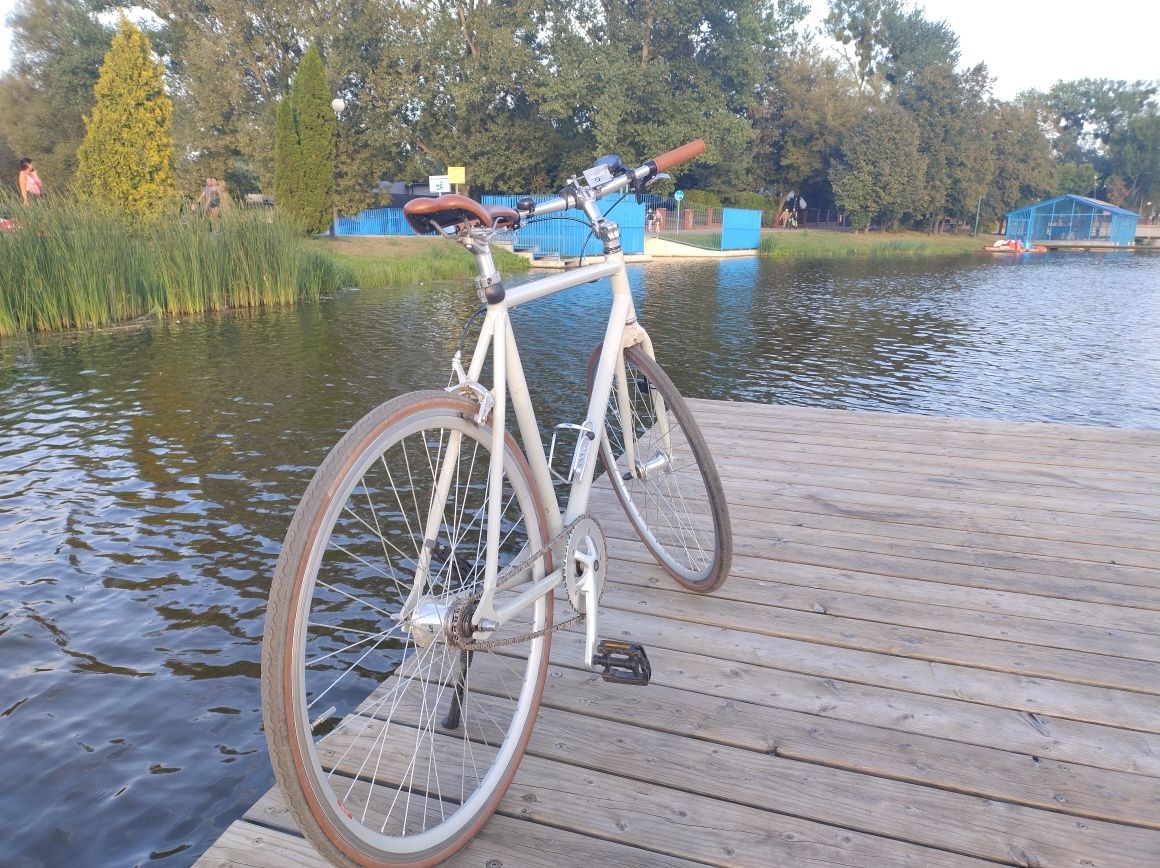 Rower miejski w stanie idealnym.