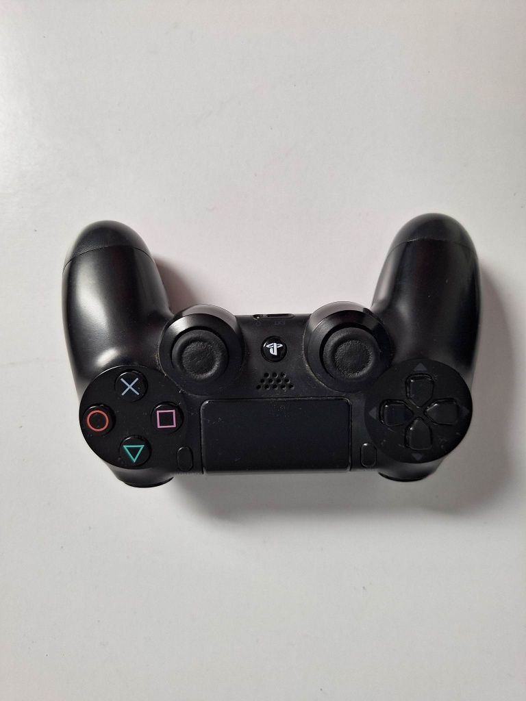 Konsola PS4 1 T plus 3 pady