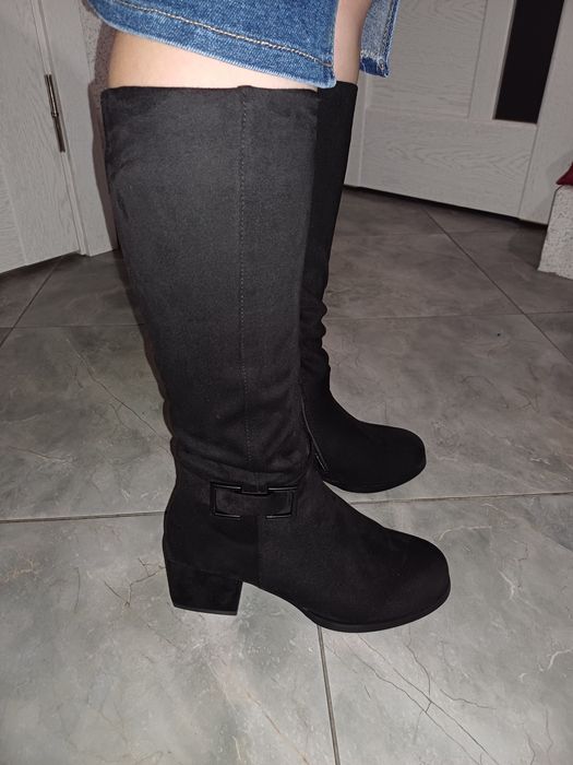 Зимові замшеві жіночі сапожки