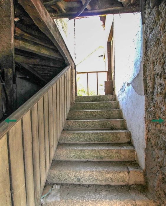 Casa com Caráter para Renovar — Entre Tondela e Carregal do Sal