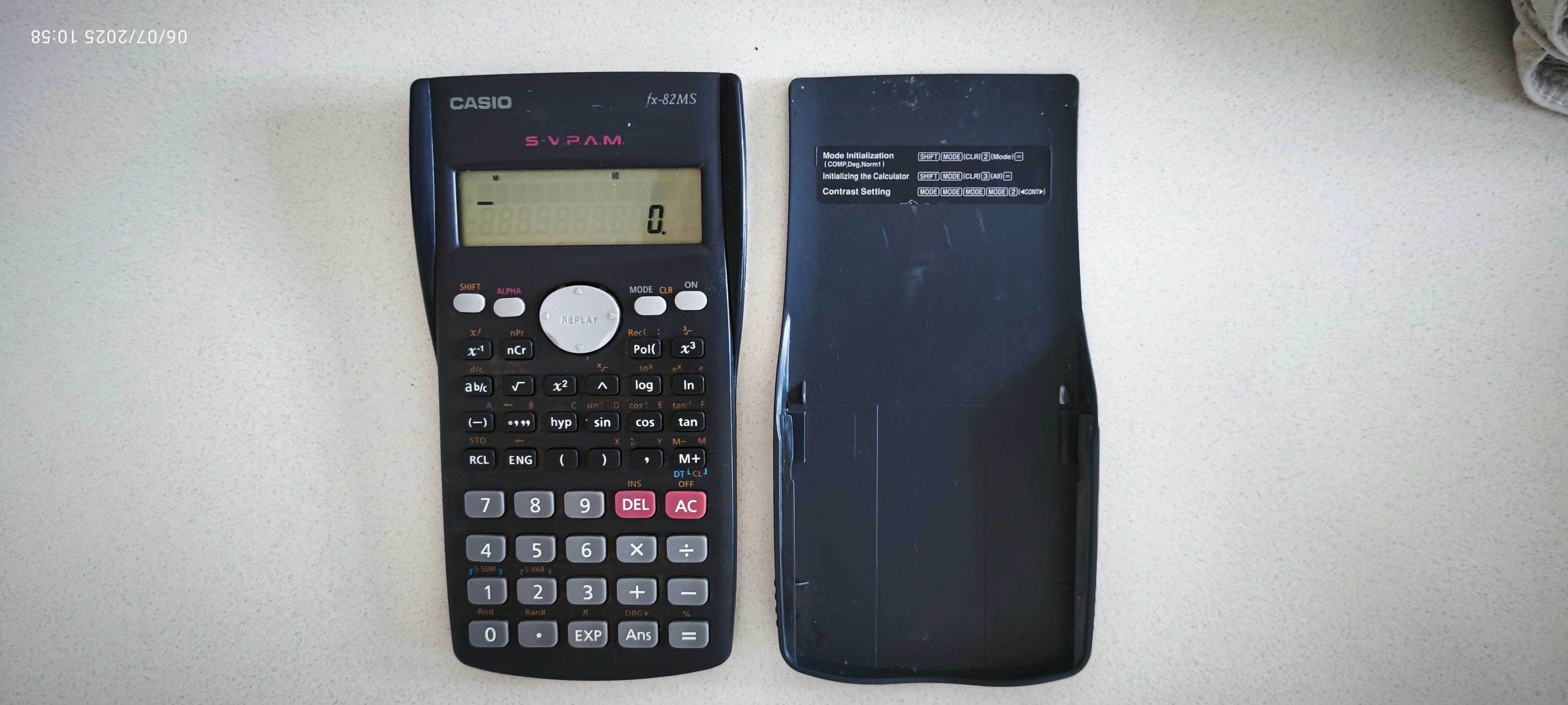 Máquina calculadora CASIO fx-82MS