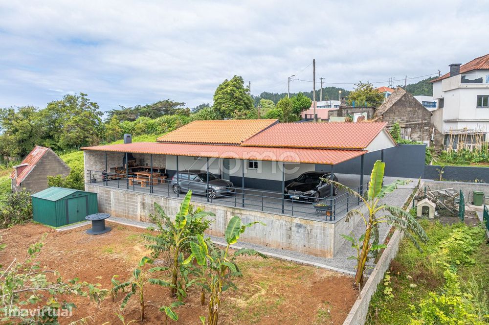 Moradia Térrea T2 Renovada com Terreno 1.106m2, Pronta a Viver!