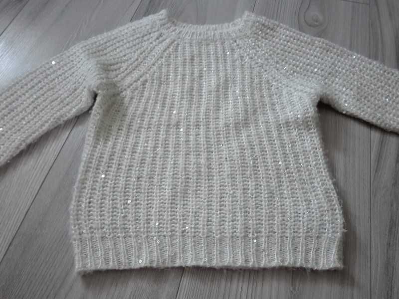 sweter dla dziewczynki w rozmiarze 104/110 cm