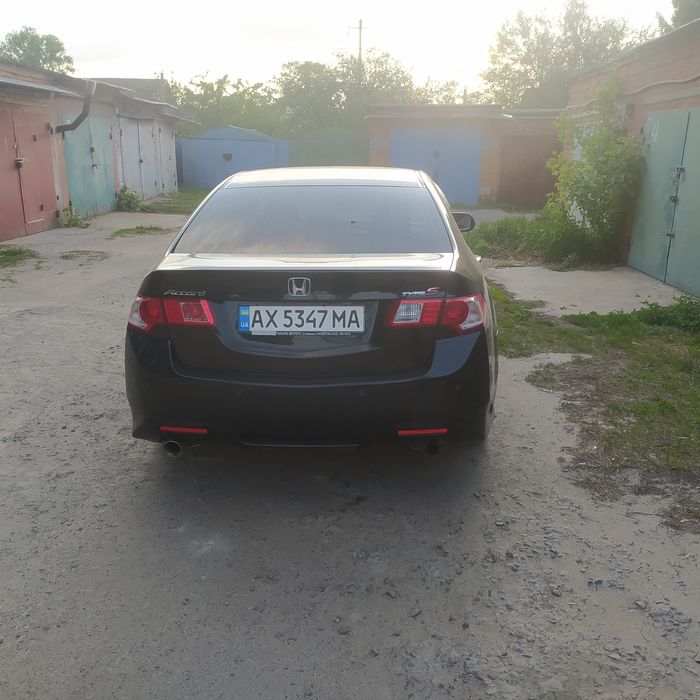 Продам Хонду аккорд 8