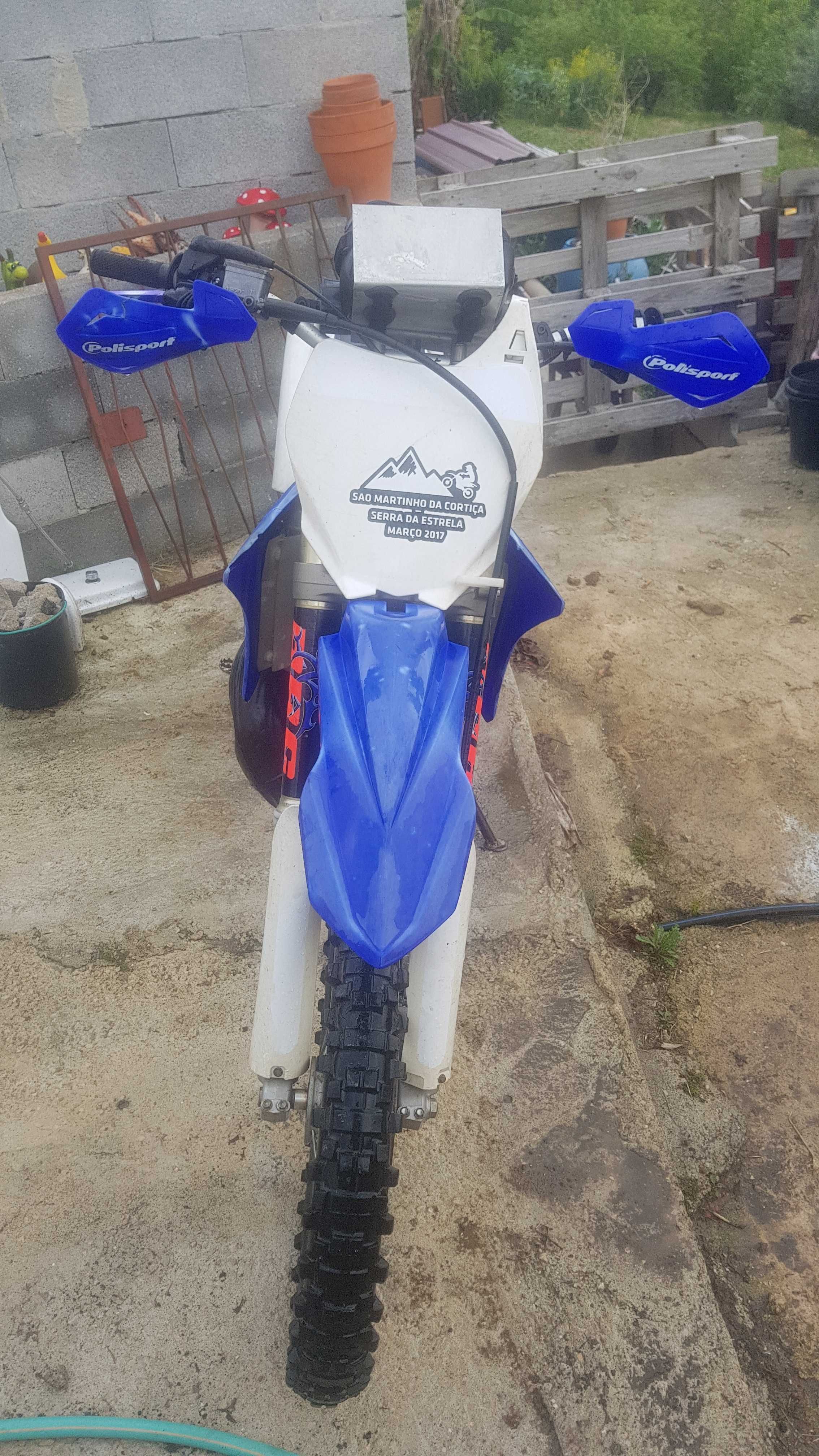 Yamaha yz 250 com motor todo reparado
