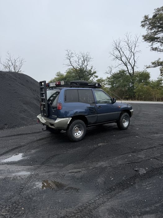 Рамный внедорожник Nissan Terrano II 2.7 TD Sport 4WD