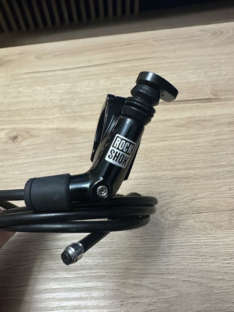 Manetka Rock shox ( reverb )