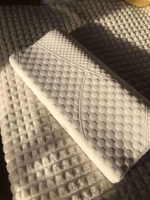 Ортопедична подушка виробництва Come-For, з ефектом памʼяті