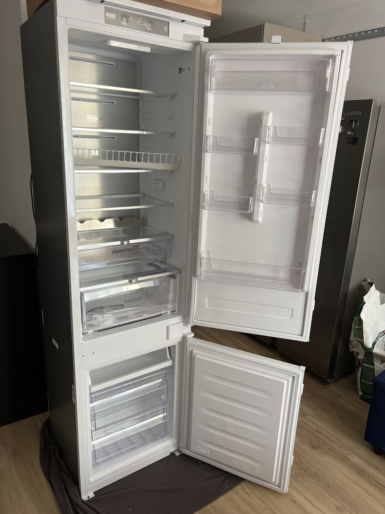 Frigorifico Combinado Encastre WHIRLPOOL