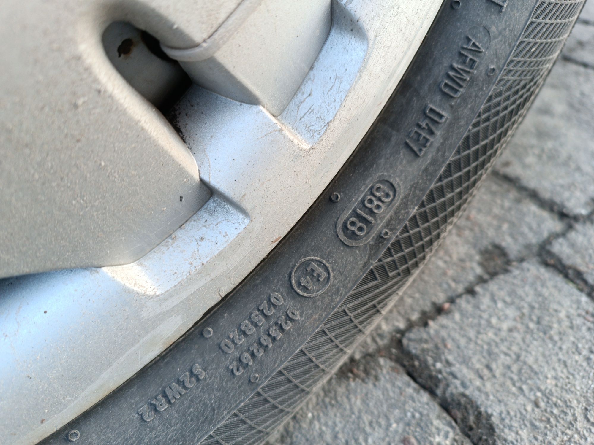 Continental winter contact 205/60 r16