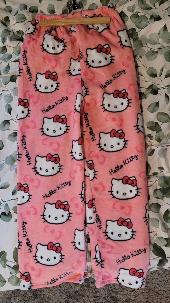 Hello Kitty spodnie 2XL na dzień I na noc