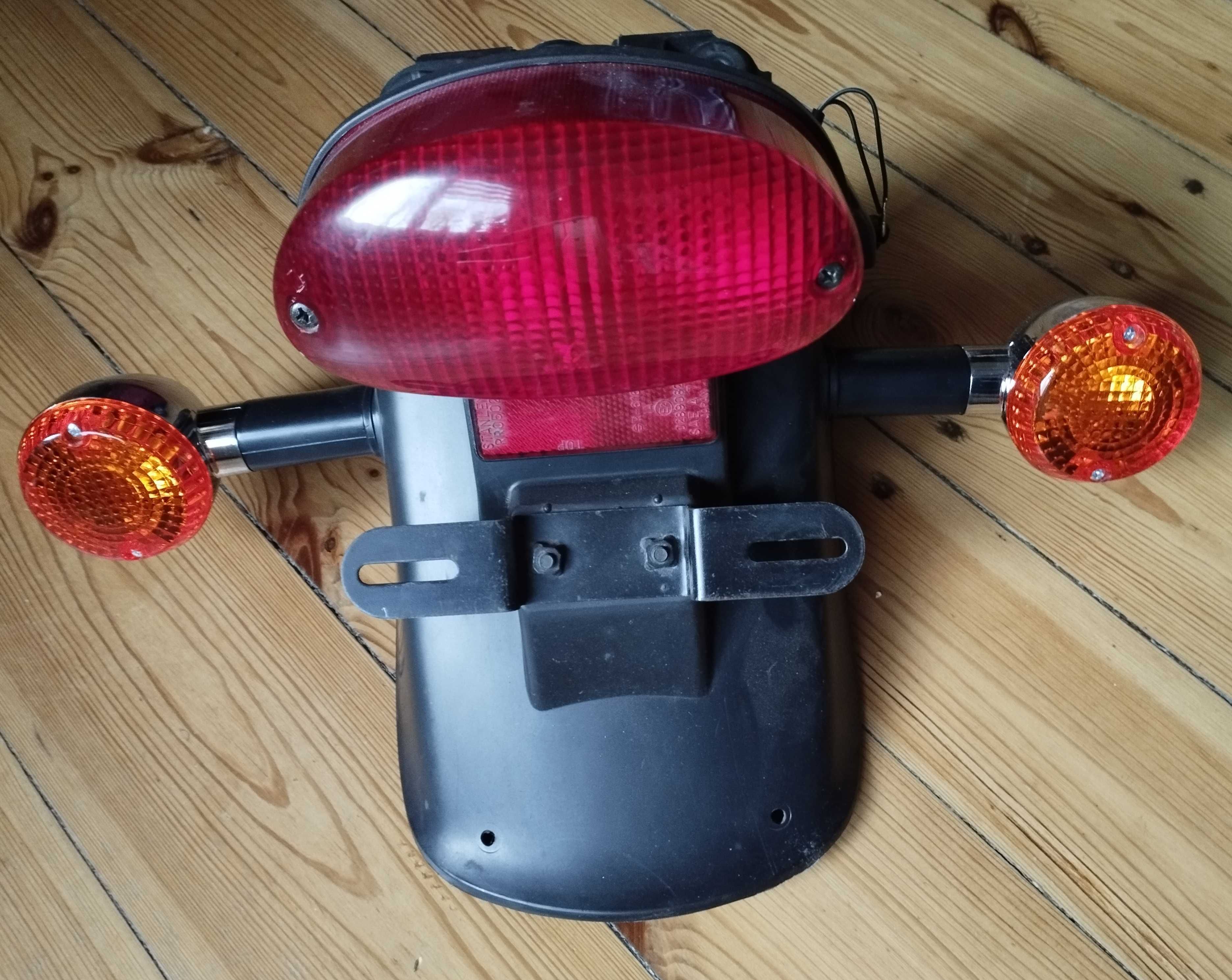Kawasaki ZR 1100 Zephyr - błotnik tylny kompletny