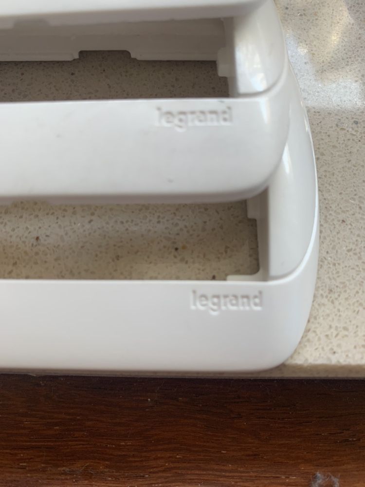 Legrand 60 peças: espelhos + espelhos duplos + interruptores