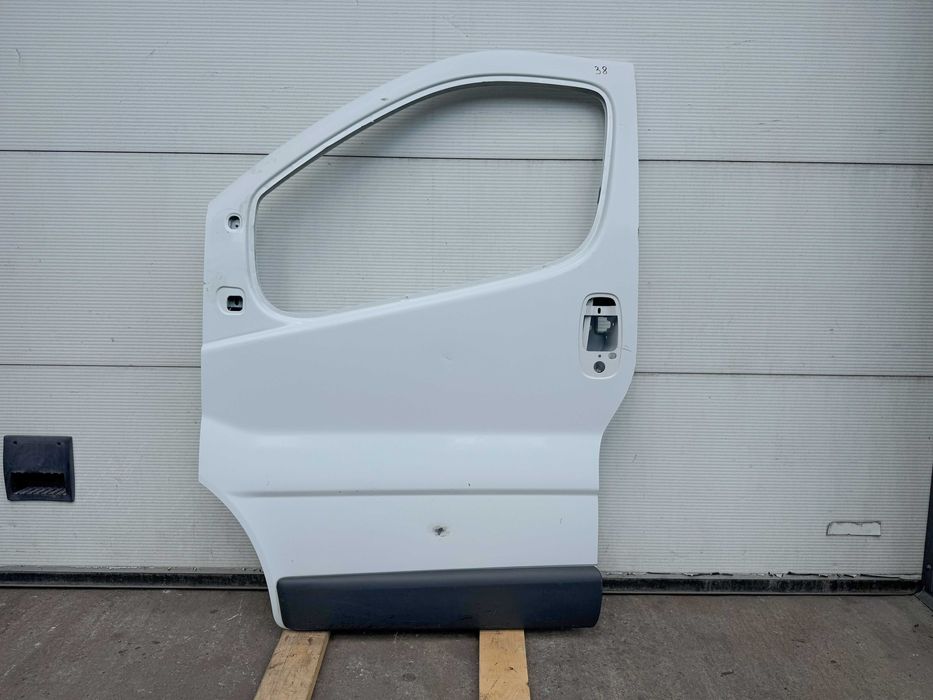 Двері передні ліві водійські Рено Трафік 2\Віваро