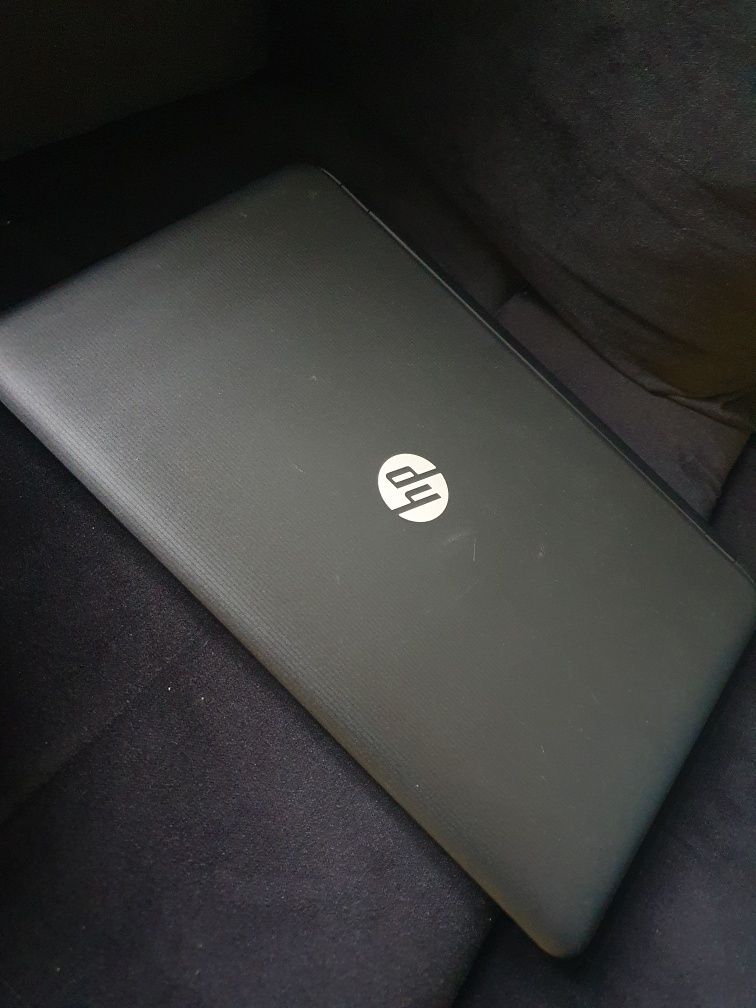 Laptop Hp 17 p100nw