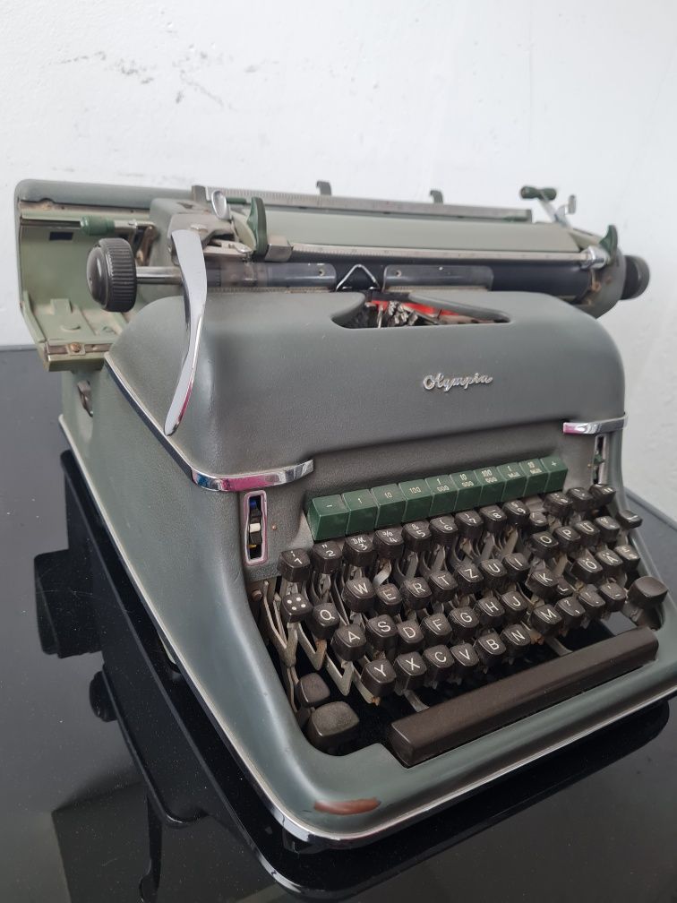 Maszyna do pisania Olympia antyk