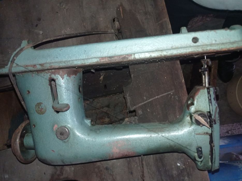 Швейная машинка б/у