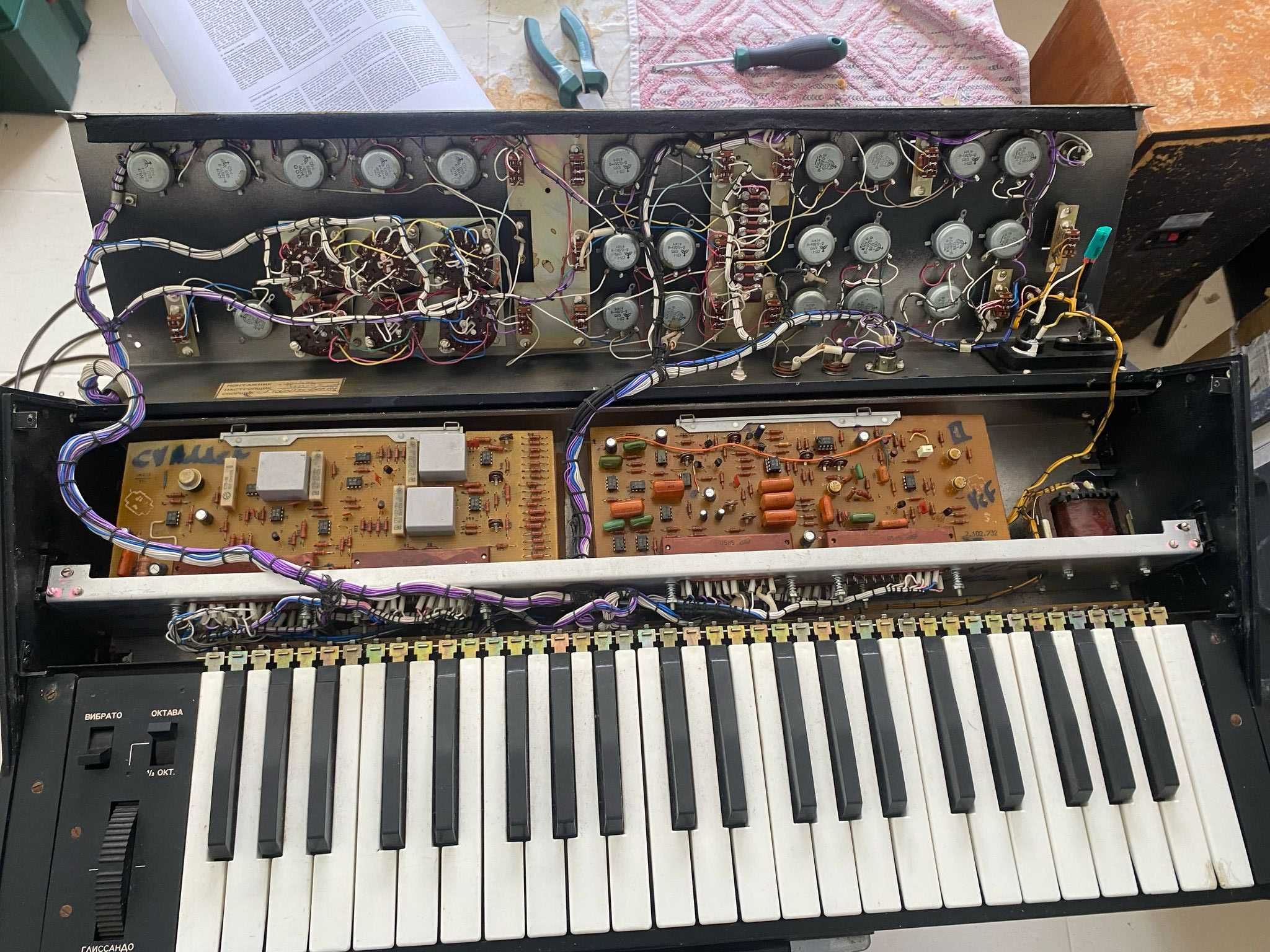 Moog Minimoog Model D russo vintage 1986 *SERVICED*