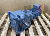 motoreduktor / przekładnia 3kW 50obr. SEW (kąt)
