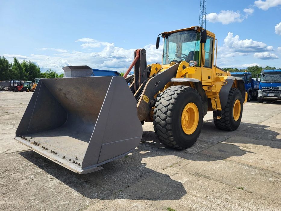 Volvo L 120 E spr z Niemiec  szybkozłącze stan bdb spr z Niemiec